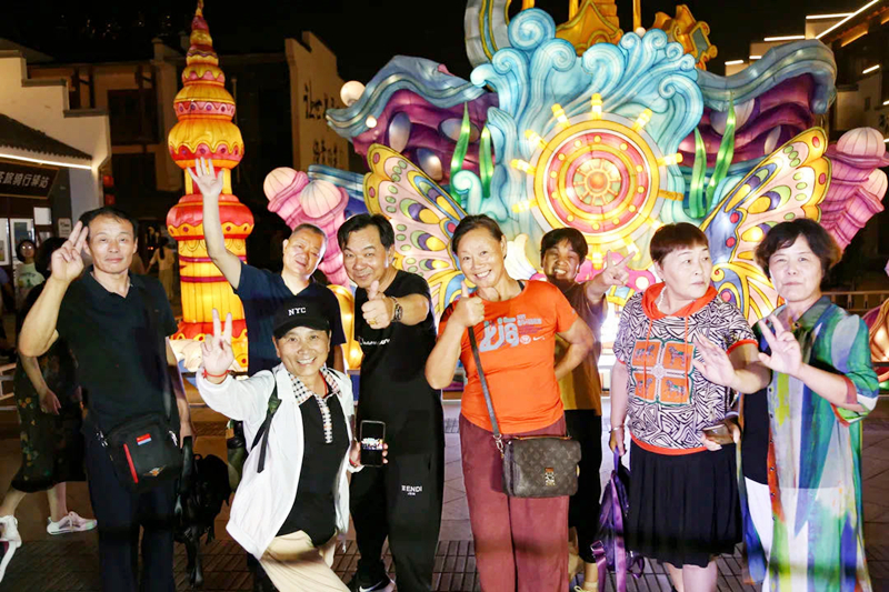啤酒城、北茶商街“雙節(jié)”活動(dòng)活躍節(jié)日經(jīng)濟(jì)(圖7)